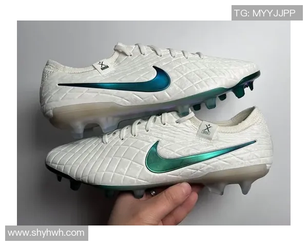 传奇6足球鞋的魅力与性能解析让你在球场上尽显风采 传奇6足球鞋的魅力与性能解析让你在球场上尽显风采